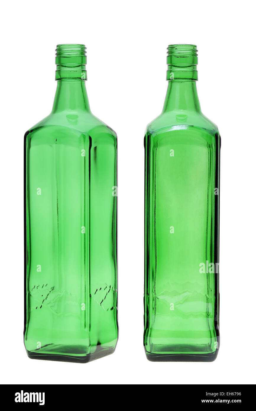 Bottiglia in vetro verde isolato su sfondo bianco Foto Stock