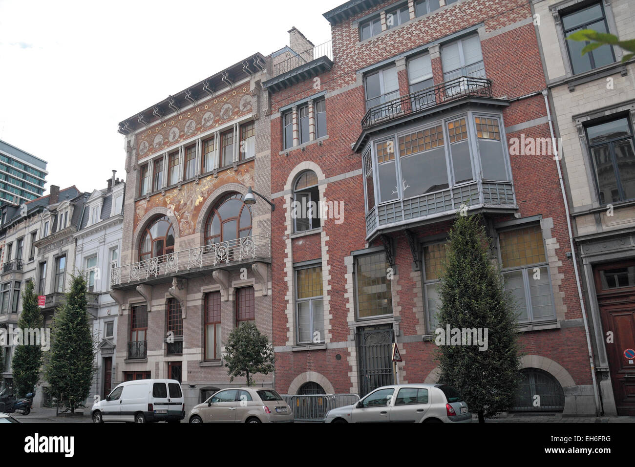 Nn. 48 e 50, Rue Defacqz, entrambi progettati da Paul Hankar, due dei molti edifici Art Nouveau a Bruxelles, in Belgio. Foto Stock