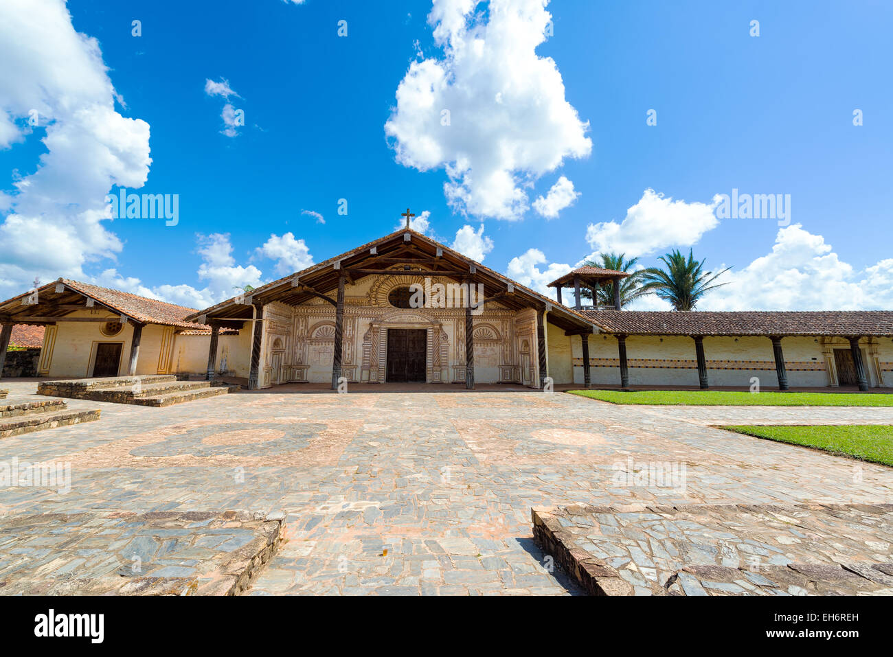 Esterno della missione dei gesuiti chiesa in San Javier, Bolivia Foto Stock