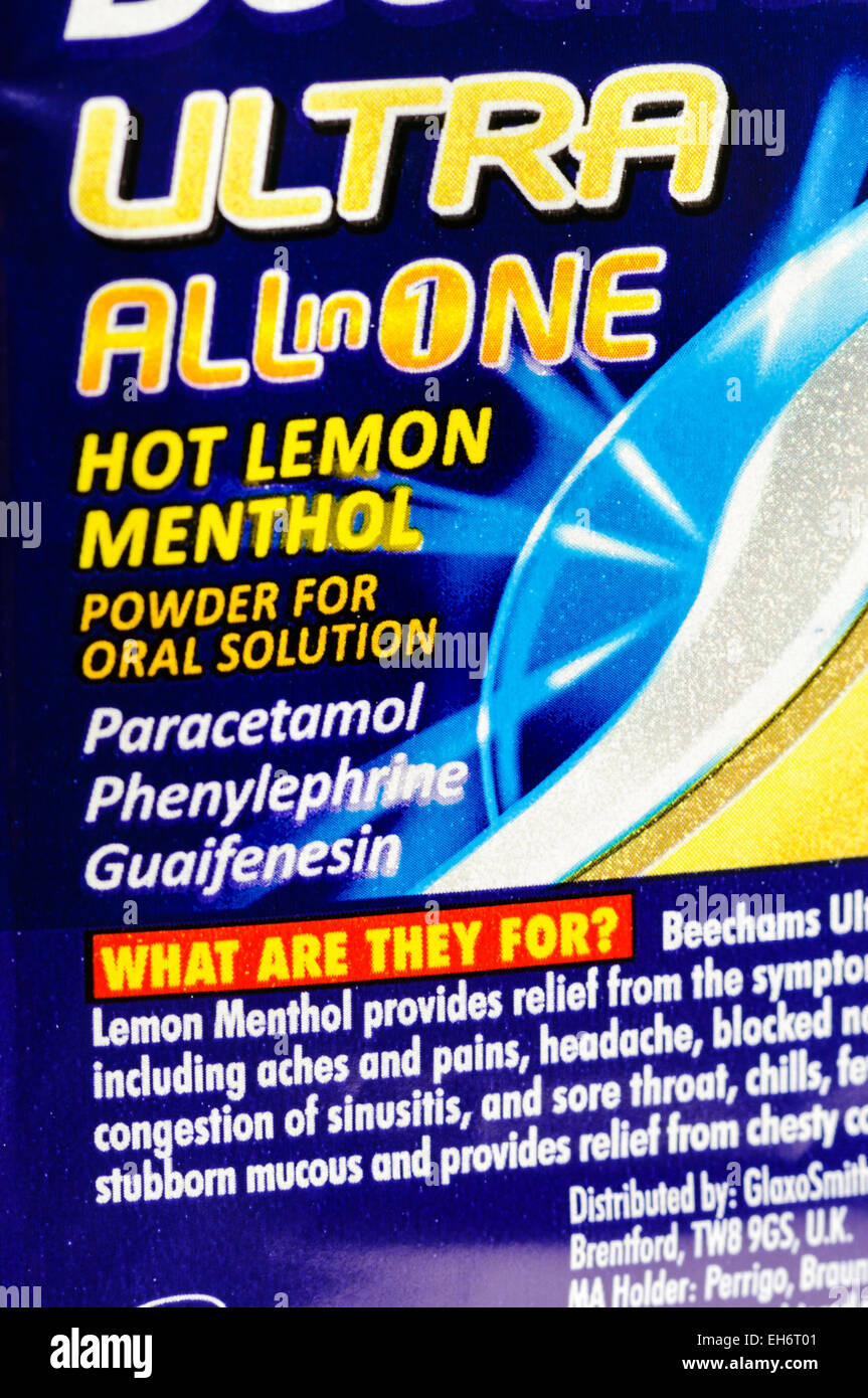 Beechams 'ultra' polveri per raffreddore e influenza rilievo, contenente paracetamolo, fenilefrina e la guaifenesina Foto Stock