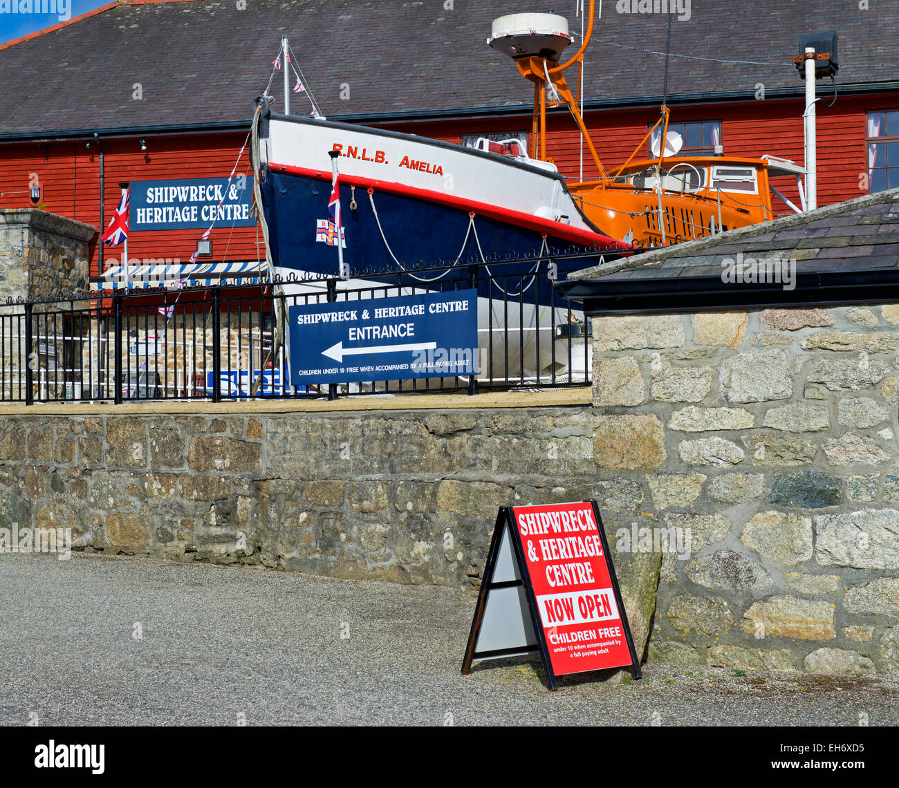 Naufragio Heritage Centre e la scialuppa di salvataggio, Charlestown, Cornwall, England Regno Unito Foto Stock