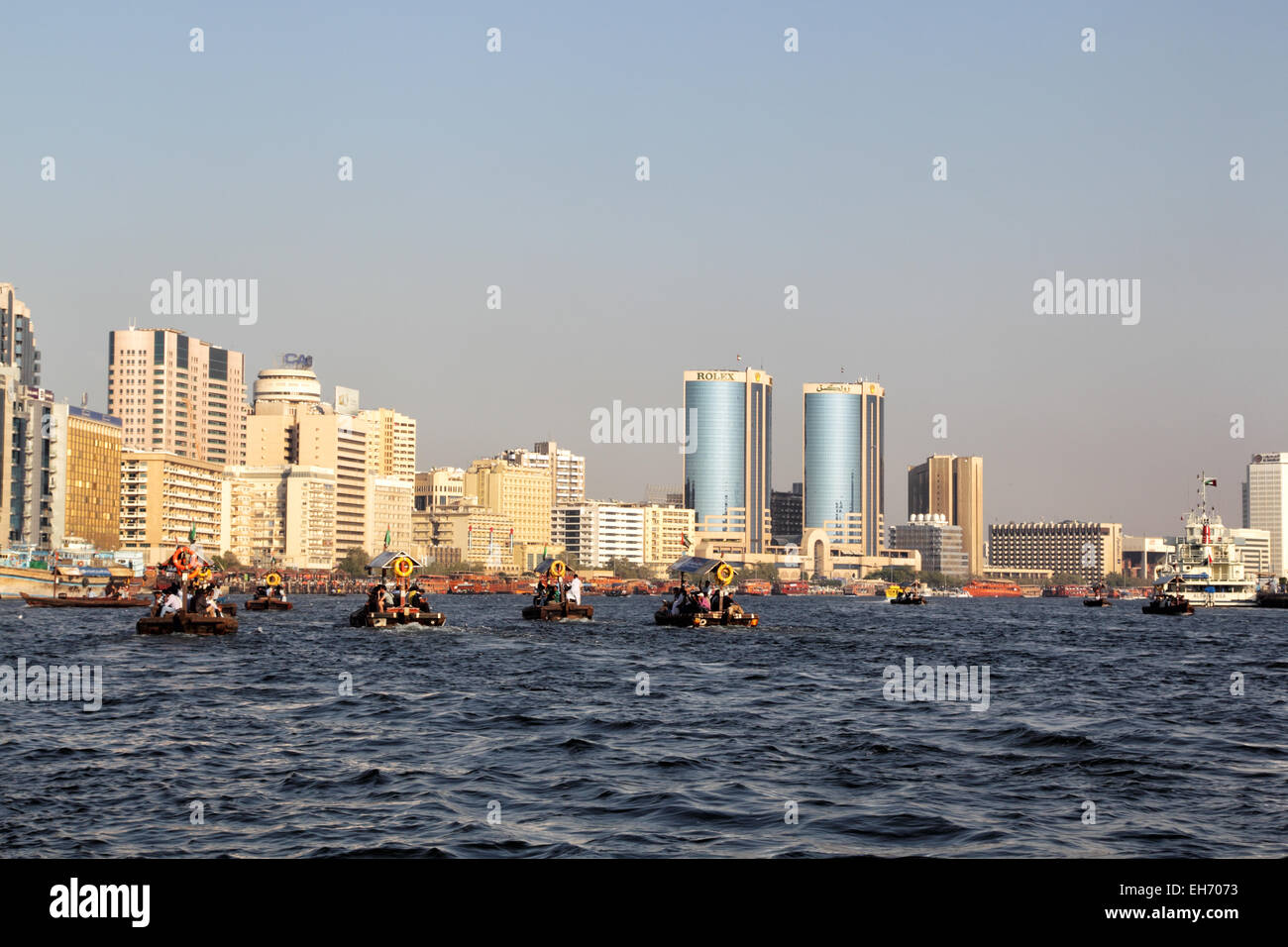 Abras, tipico traghetti di Dubai, il Dubai Creek, Dubai, Emirati Arabi Uniti. Foto Stock