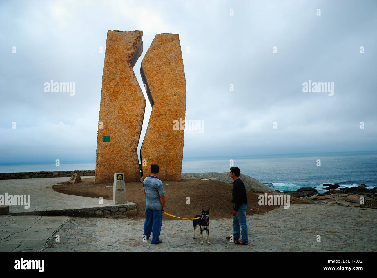 Muxía, Monumento alla catastrofe della petroliera Prestige Foto Stock