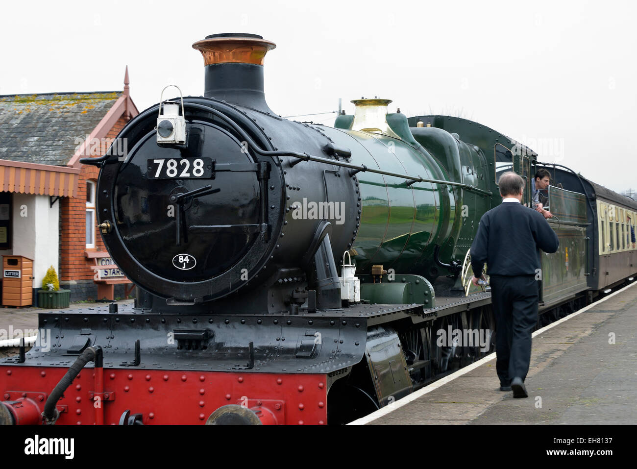Odney Manor treno a vapore in blu la Stazione di ancoraggio West Somerset Railway Foto Stock