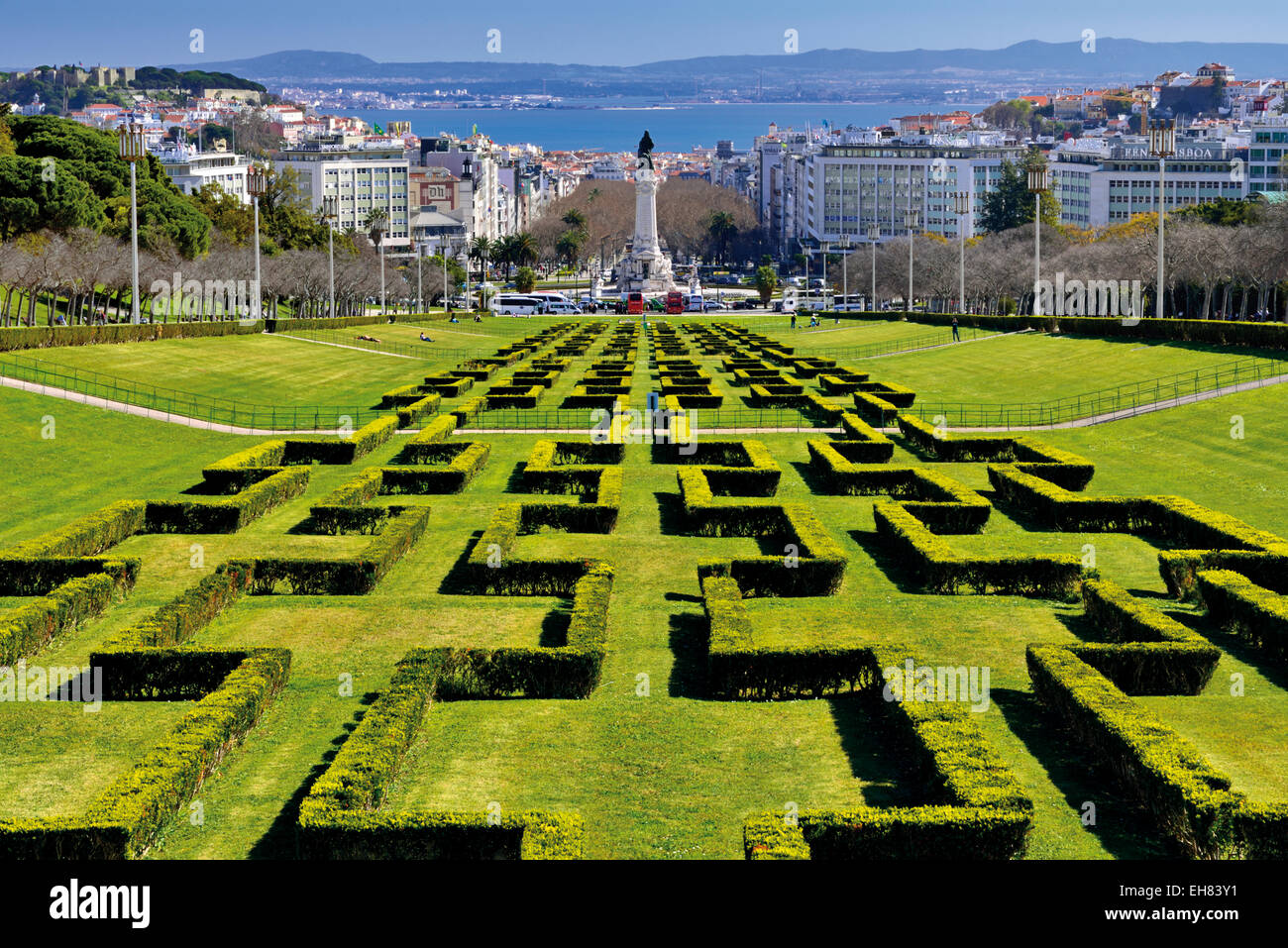 Il portogallo Lisbona: Vista sul parco e sul fiume Tagus in corrispondenza del punto di vista di Parque Eduardo VII Foto Stock