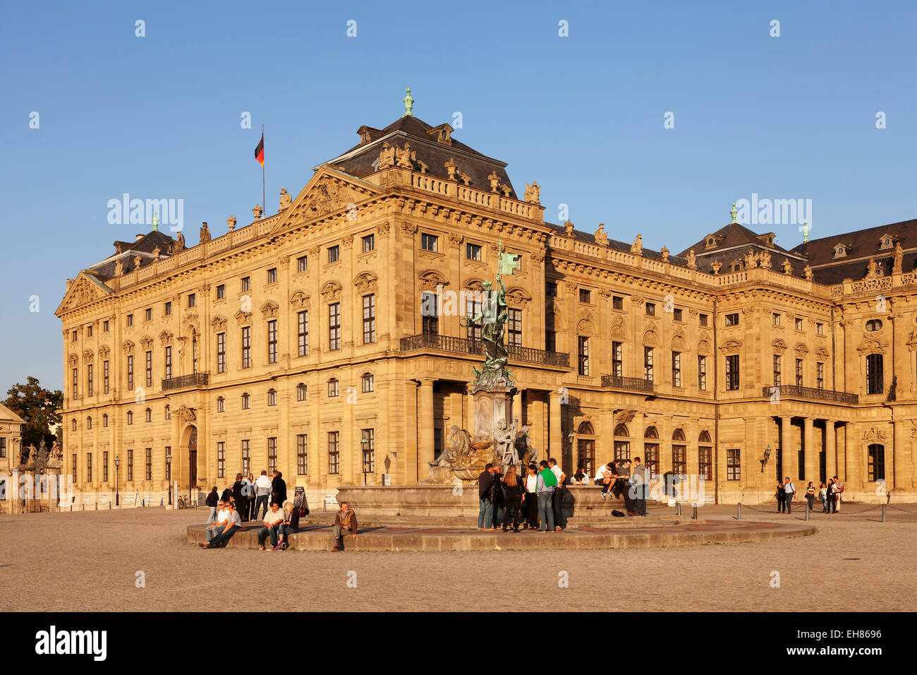 Residenz, Palazzo barocco, costruito da Balthasar Neumann, Franconia Fontana, UNESCO, Wurzburg, Franconia, Baviera, Germania Foto Stock
