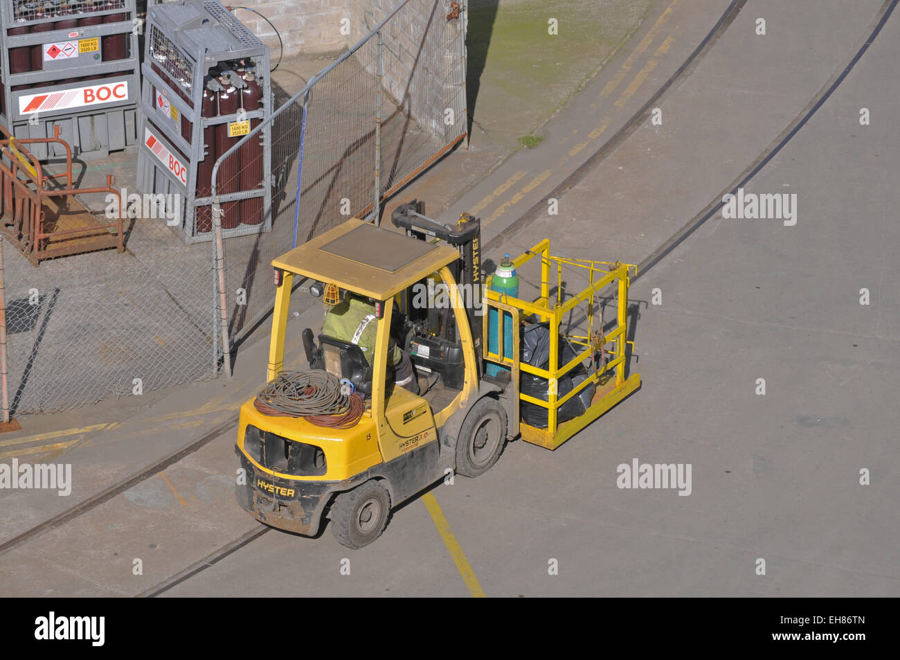 Un carrello elevatore a forche in cantiere di Falmouth Foto Stock