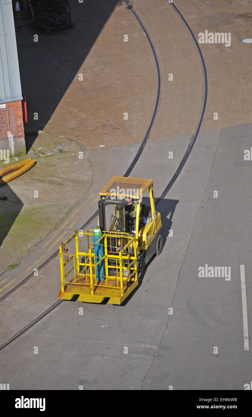 Un carrello elevatore a forche in cantiere di Falmouth Foto Stock