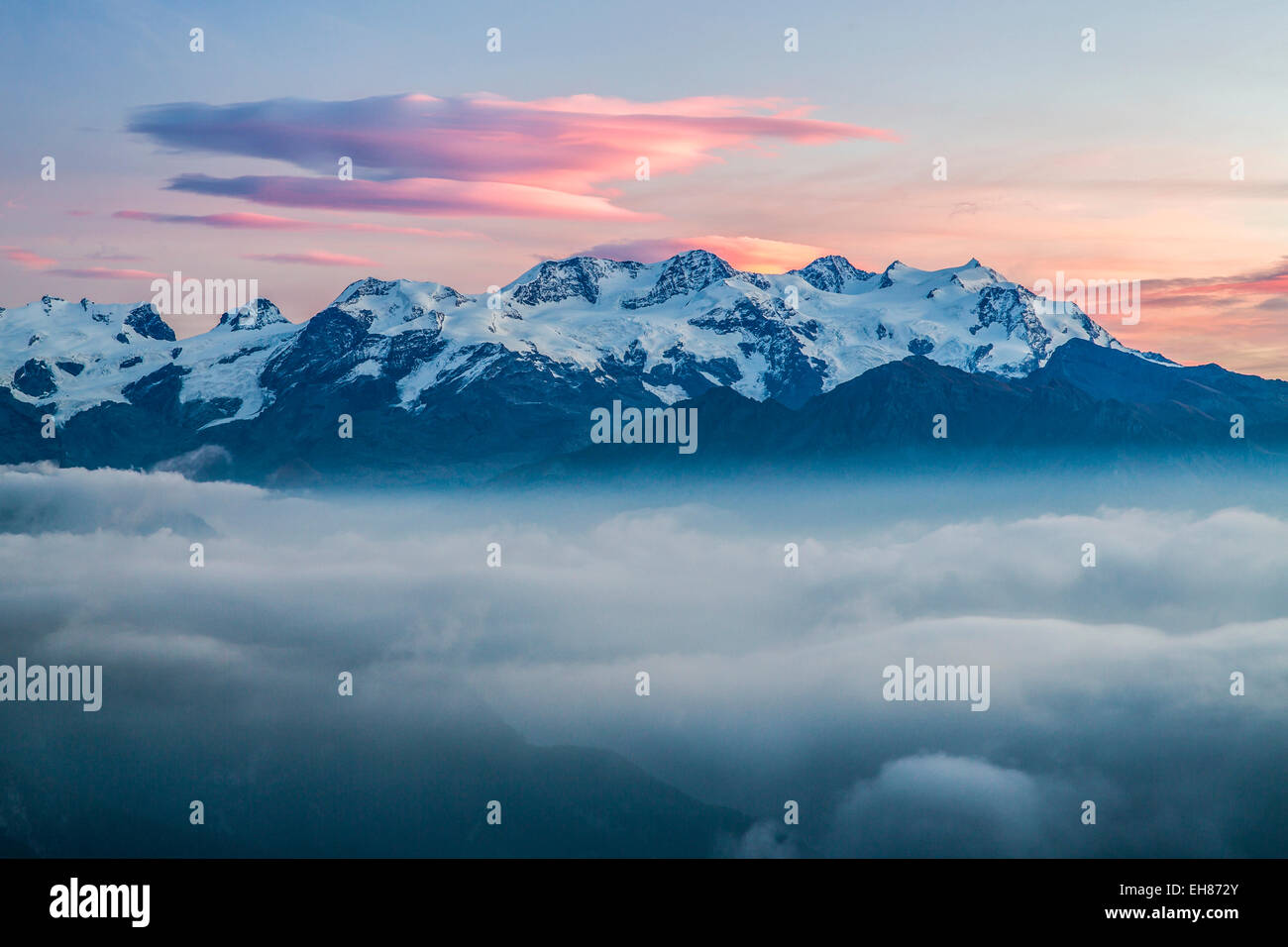 I picchi che si affaccia sul Parco del Mont Avic, il primo regionale parco nazionale della Valle d'Aosta, Piemonte, Italia, Europa Foto Stock