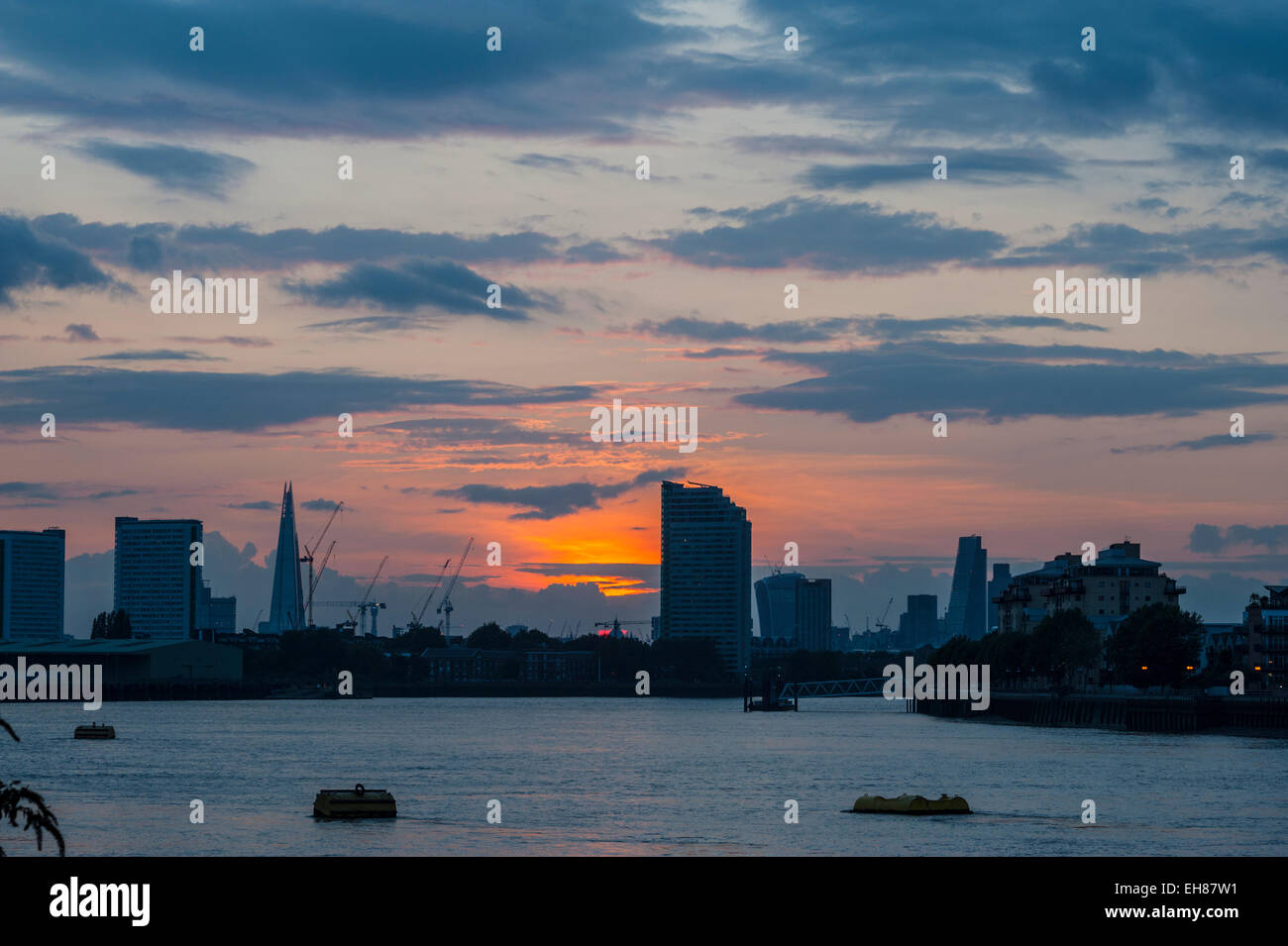 Sun impostato su Londra da Greenwich Foto Stock
