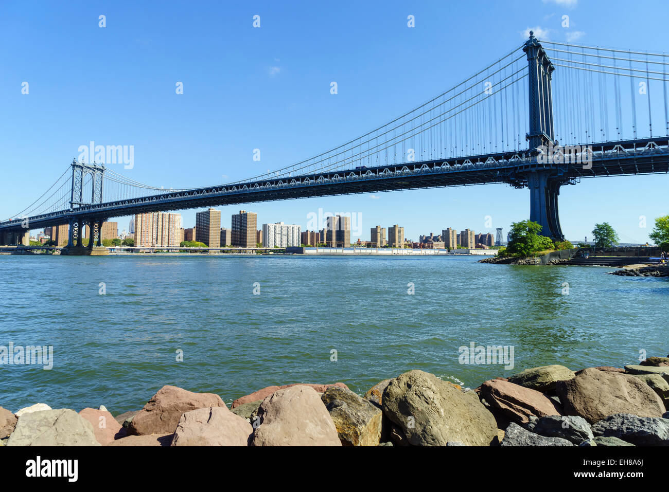 Manhattan Bridge spanning l'East River, New York City, Stati Uniti d'America, America del Nord Foto Stock