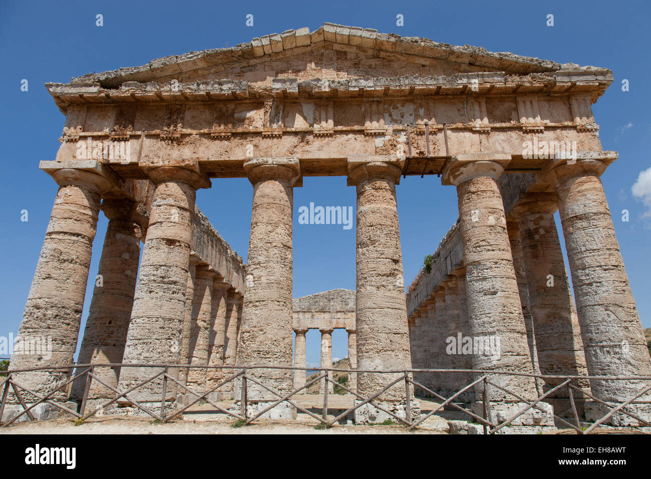 Il Tempio dorico di Segesta, la più importante città elima in Sicilia, Italia, Europa Foto Stock