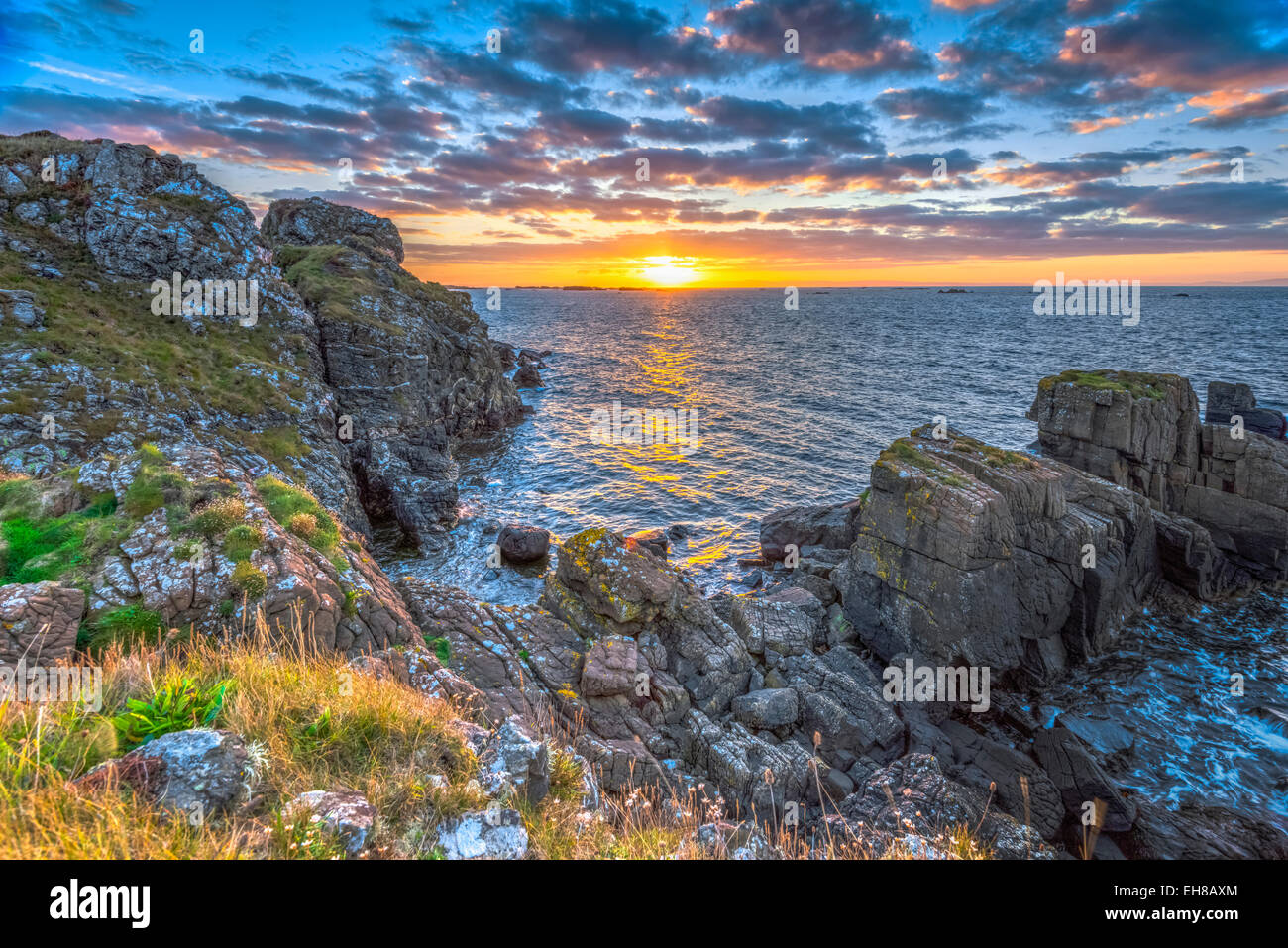 Lagavulin Bay a sunrise, Islay, Argyll and Bute, Scotland, Regno Unito, Europa Foto Stock