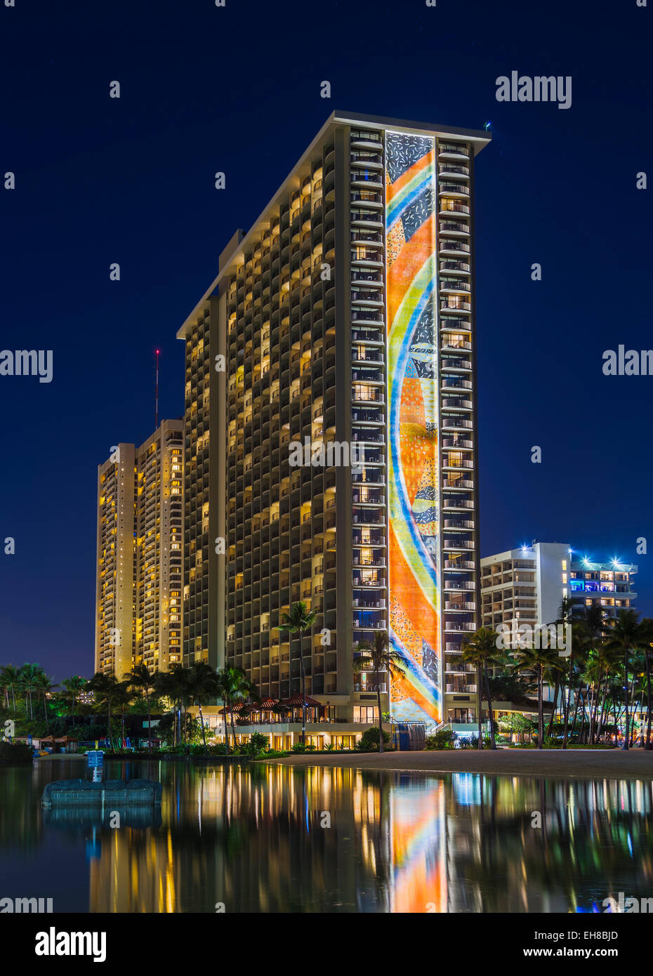 L'Hilton Hawaiian Village Hotel in Waikiki, Oahu, Hawaii - Recentemente restaurato Piastrellatura murale sulla Torre Rainbow Foto Stock