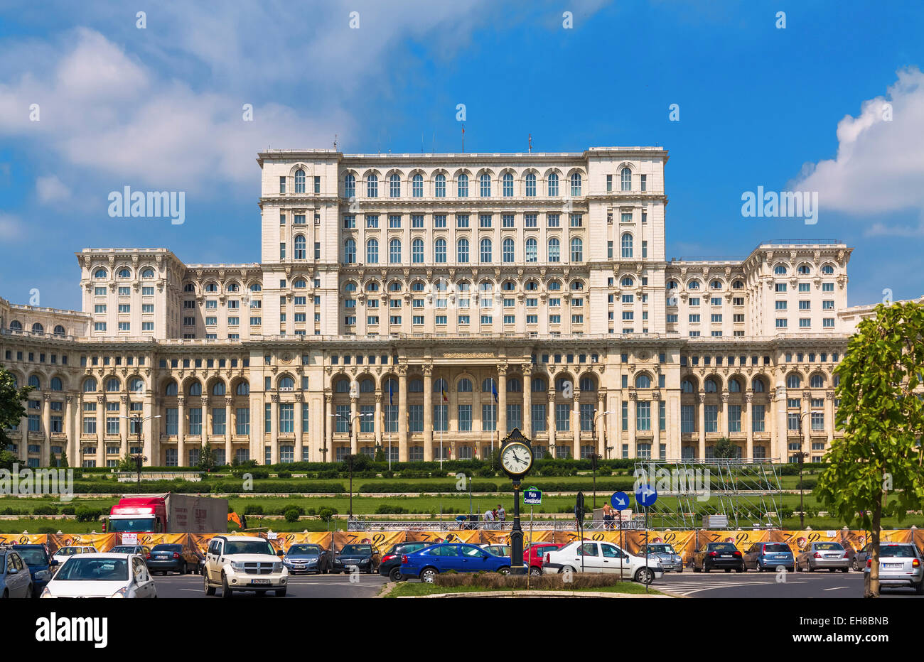 Il Palazzo del Popolo, Bucarest, Romania, Europa - noto anche come Palazzo del Parlamento Foto Stock