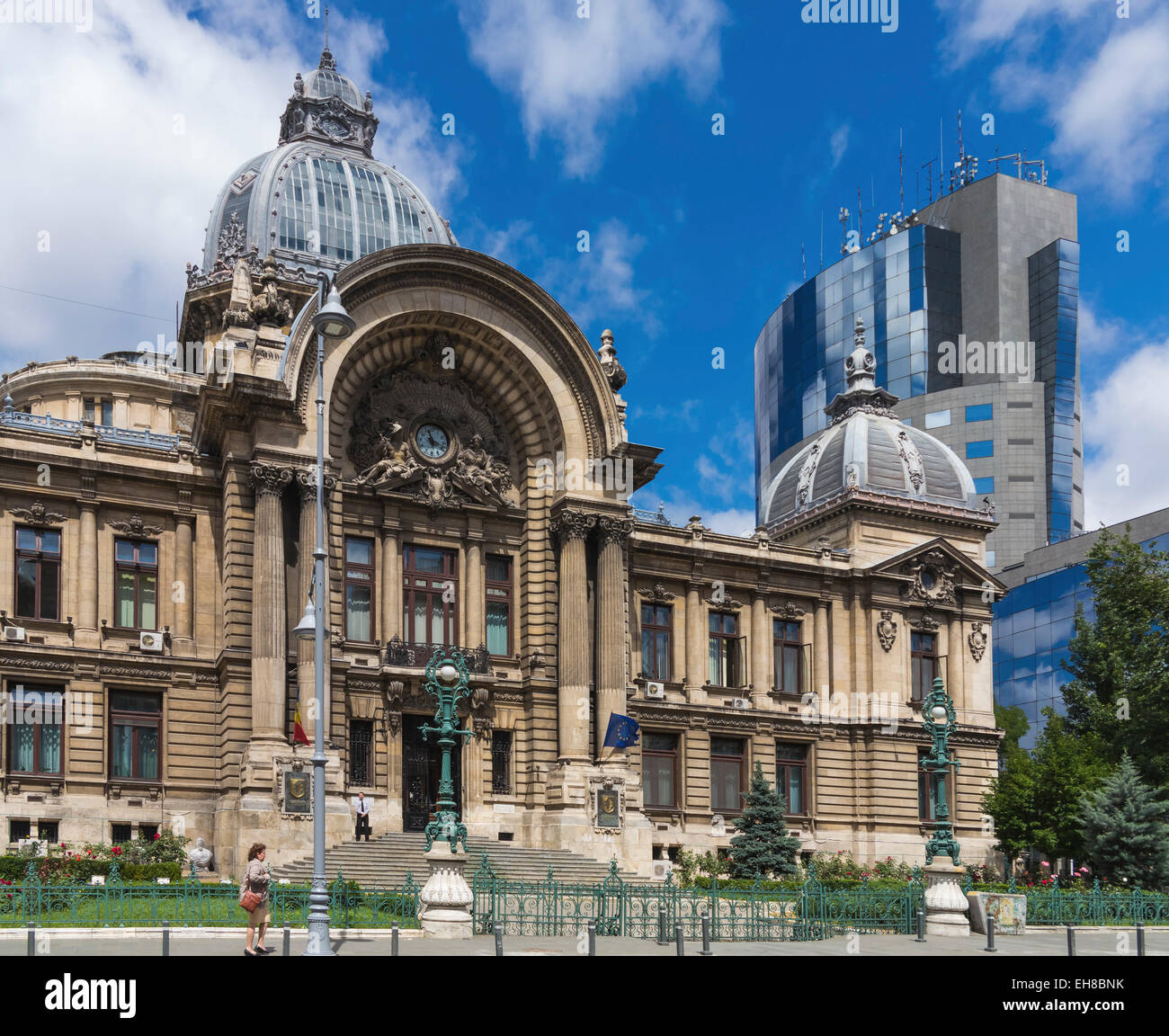 Il CEC palazzo, una banca di risparmio in Bucharest Financial Plaza, Bucarest, Romania, Europa Foto Stock