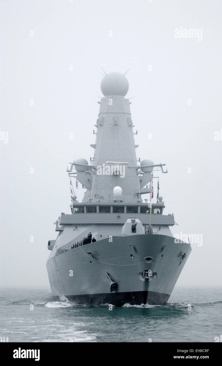 AJAXNETPHOTO. 28gennaio 2009. PORTSMOUTH,Inghilterra. - Arrivo furtivo - HMS audace, PRIMA DELLA ROYAL NAVY è di sei nuovi tipo 45 cacciatorpediniere, arriva a Portsmouth base navale. Foto:JONATHAN EASTLAND/AJAX REF:D92801 2215 Foto Stock