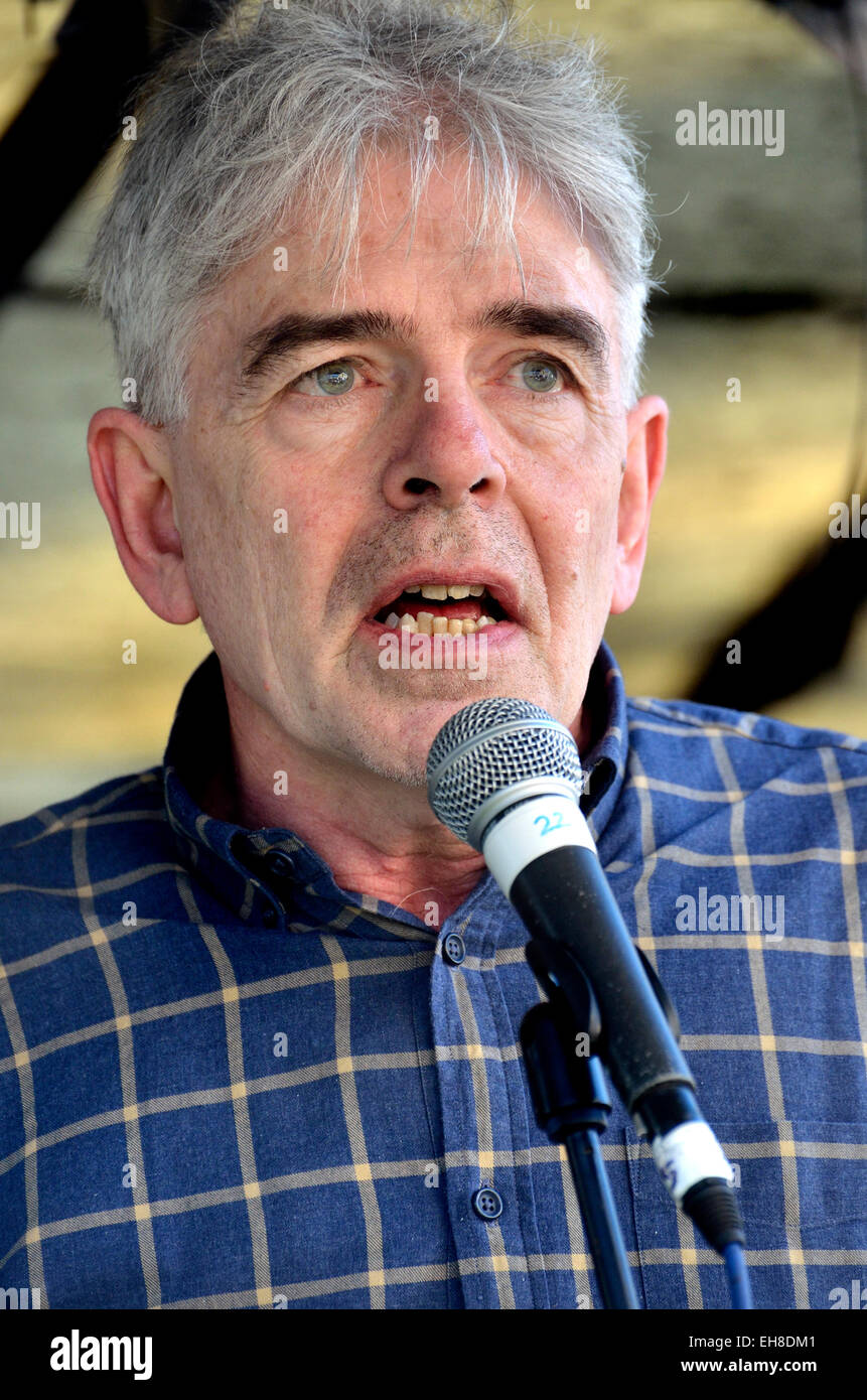 John Sauven, Dircetor esecutivo di Greenpeace UK, parlando al momento di agire clima marzo, Londra, 7 marzo 2015 Foto Stock