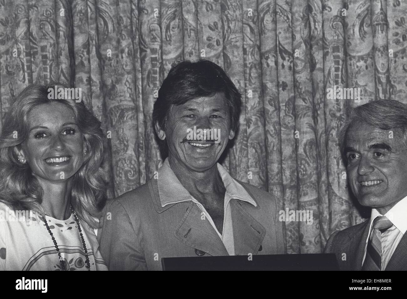 CHARLES BRONSON con Jill Ireland e Jack Valenti 1983. © Alena primo globo/foto/ZUMA filo/Alamy Live News Foto Stock