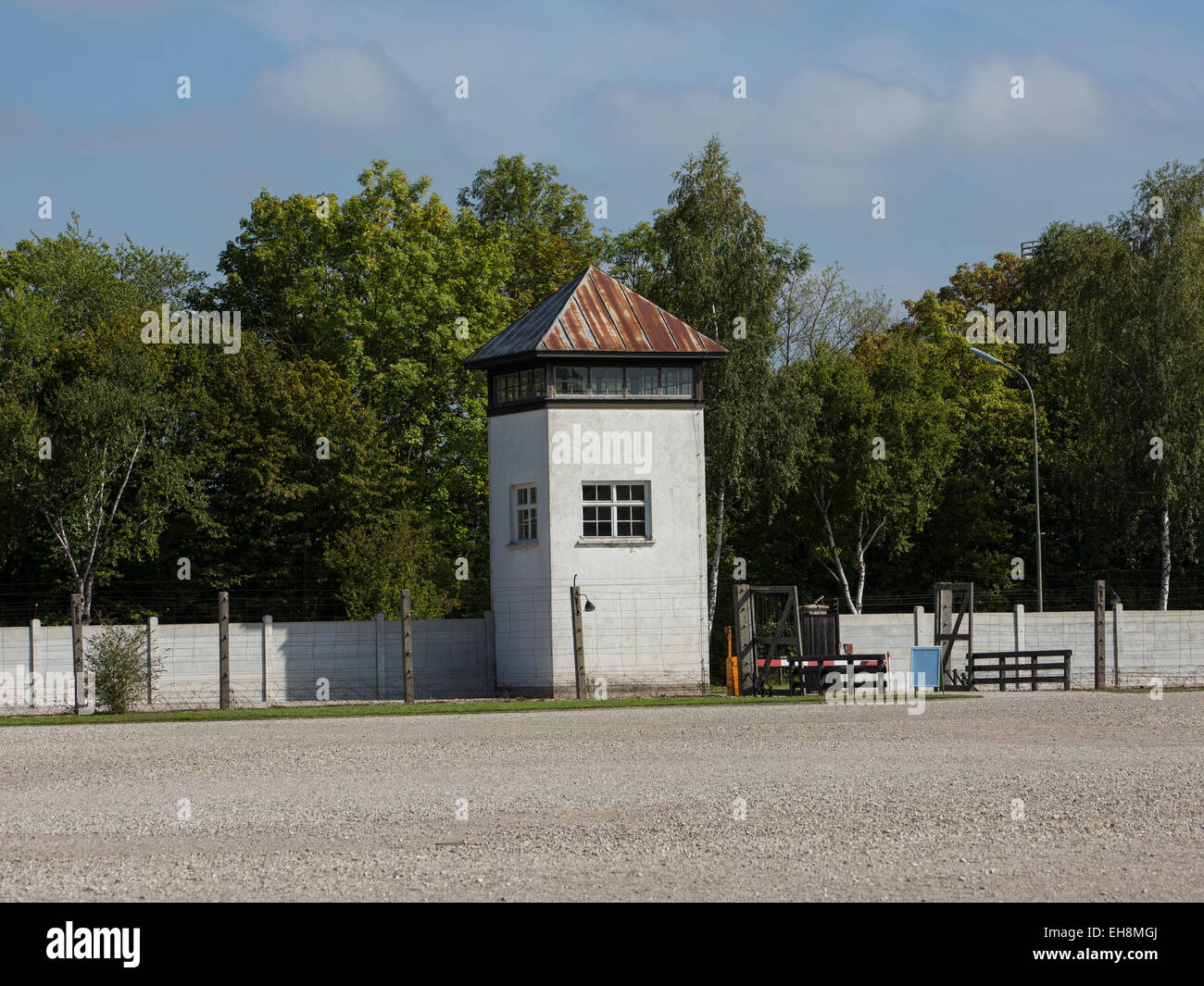 Monaco di Baviera Germania Campo di Concentramento di Dachau torre di guardia crematorio Foto Stock