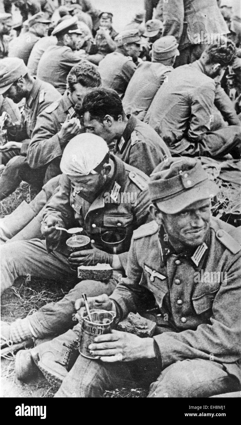 Prigionieri tedeschi catturati da parte dell'Armata Rossa nel 1944 Foto Stock