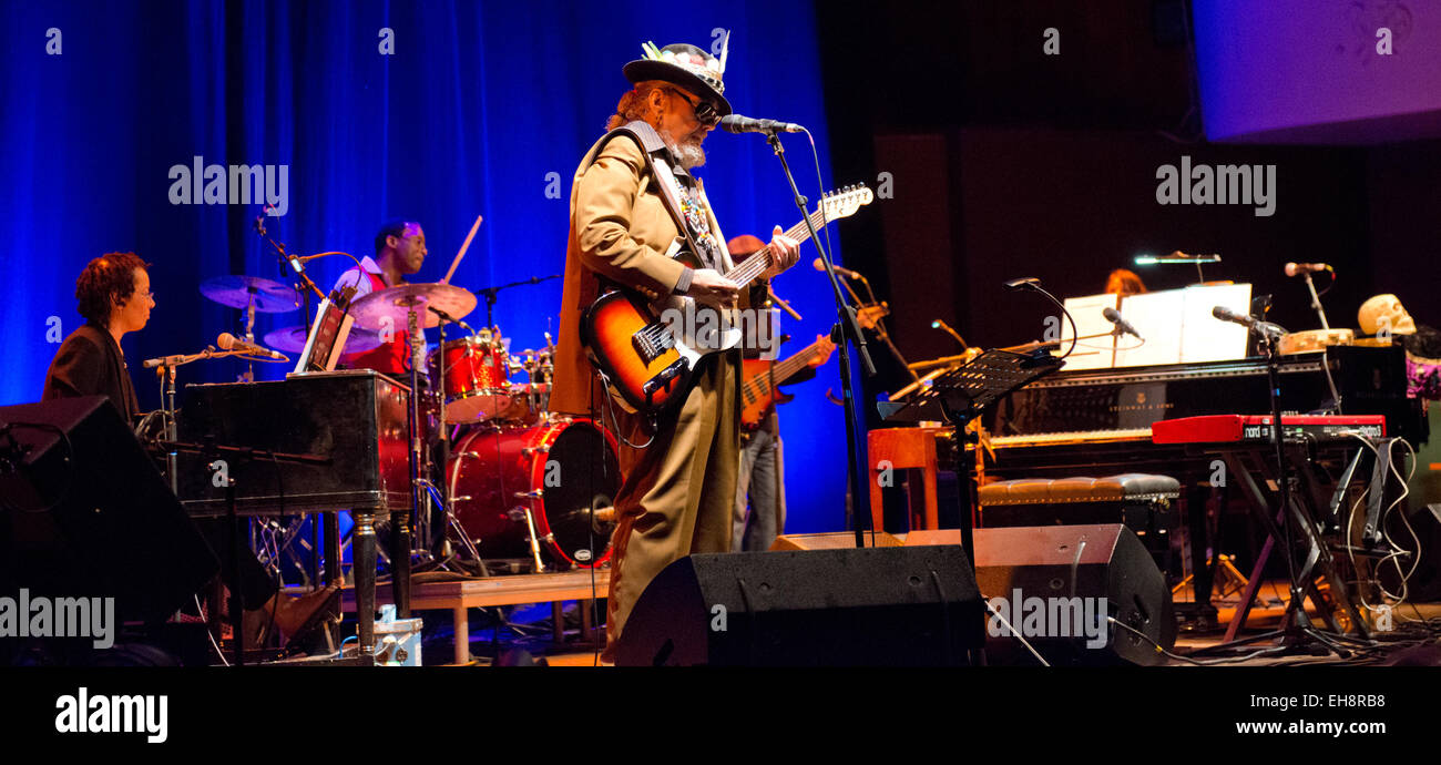 Colston Hall, Bristol, Regno Unito. 8 Marzo, 2015. Dr.John notizia a 2015 Bristol Jazz & Blues Festival. Credito: charlie bryan/Alamy Live News Foto Stock