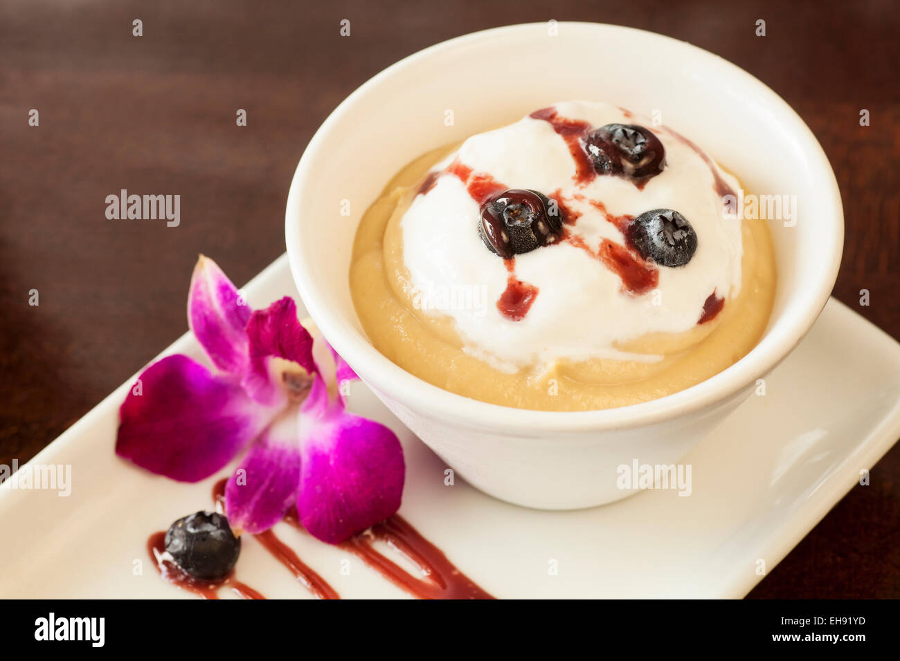 Salate Budino di caramello, Cantine Corktree Wine Bar & Bistro, Carpinteria, California Foto Stock