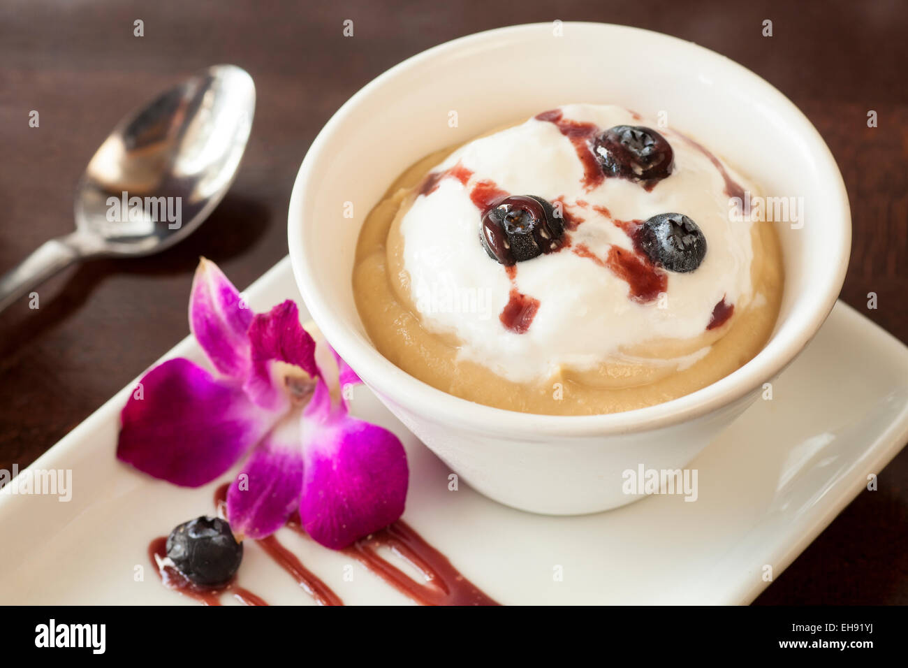 Salate Budino di caramello, Cantine Corktree Wine Bar & Bistro, Carpinteria, California Foto Stock