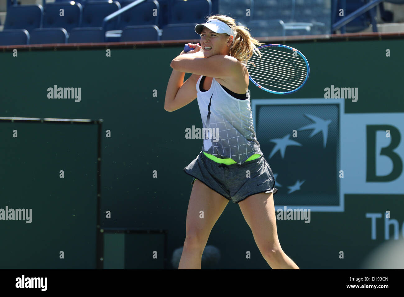 Indian Wells, la California il 9 marzo, 2015 Maria Sharapova sessione pratica al BNP Paribas Open di Tennis. Credito: Werner Fotos/Alamy Live News Foto Stock