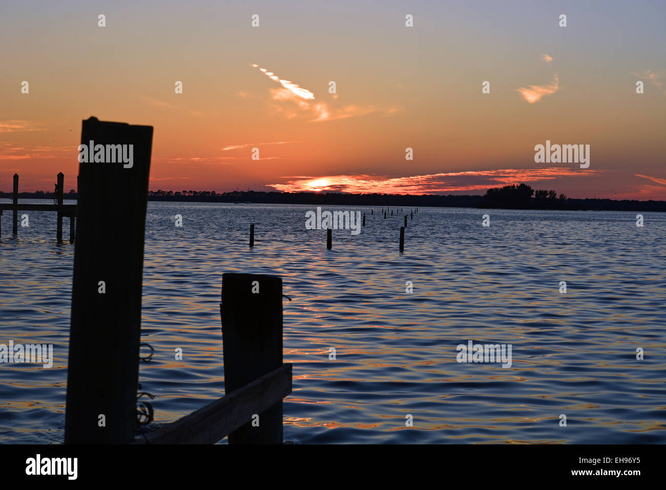 Tramonto sul Golfo del Messico da Dunedin, Florida, Stati Uniti d'America Foto Stock