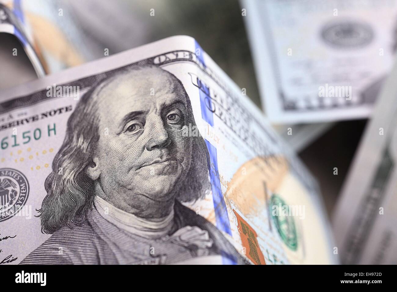 Sfondo di denaro di dollari in contanti pila Foto Stock