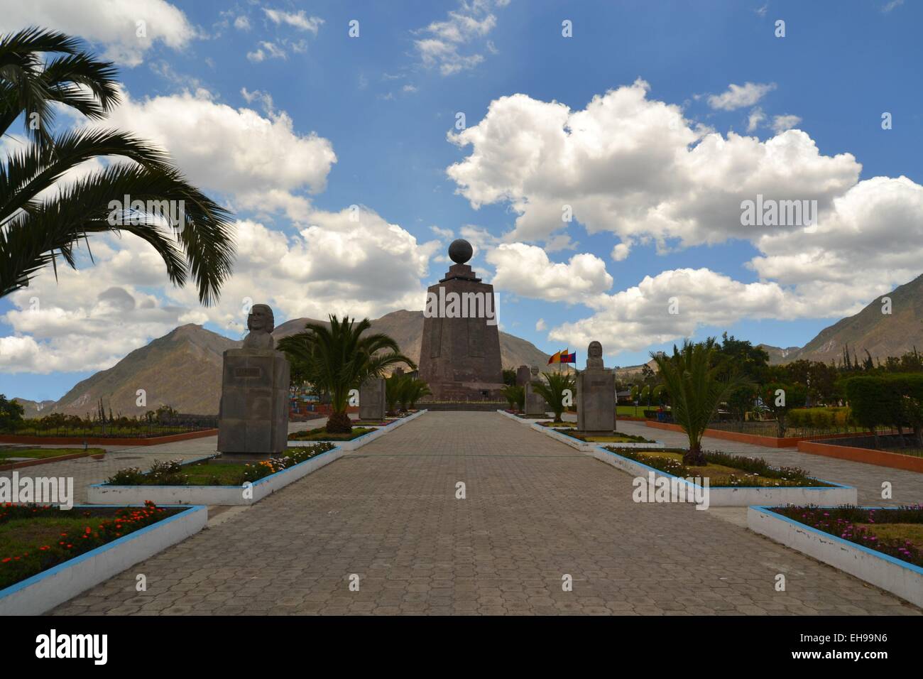 Mitad del Mundo monumento vicino a Quito, Ecuador Foto Stock
