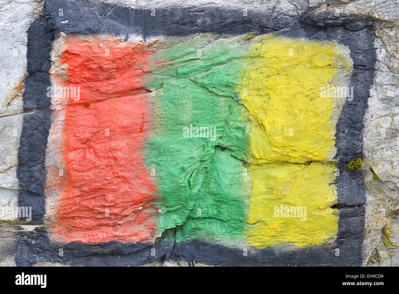 Bandiera lituana dipinta sulla roccia con spray Foto Stock