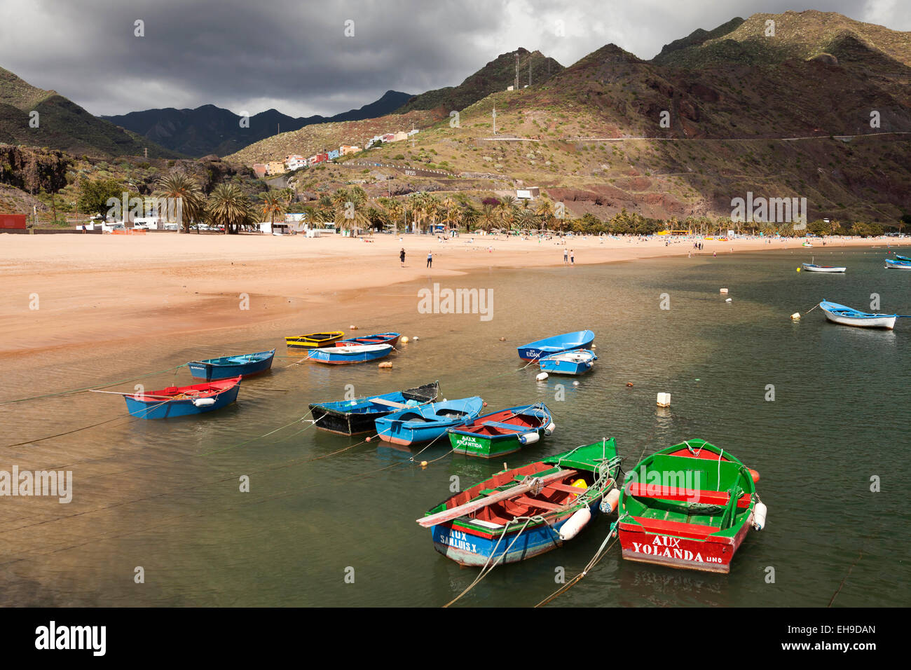 Spiaggia di Playa de Las Teresitas vicino a San Andres, Tenerife, Isole Canarie, Spagna, Europa Foto Stock