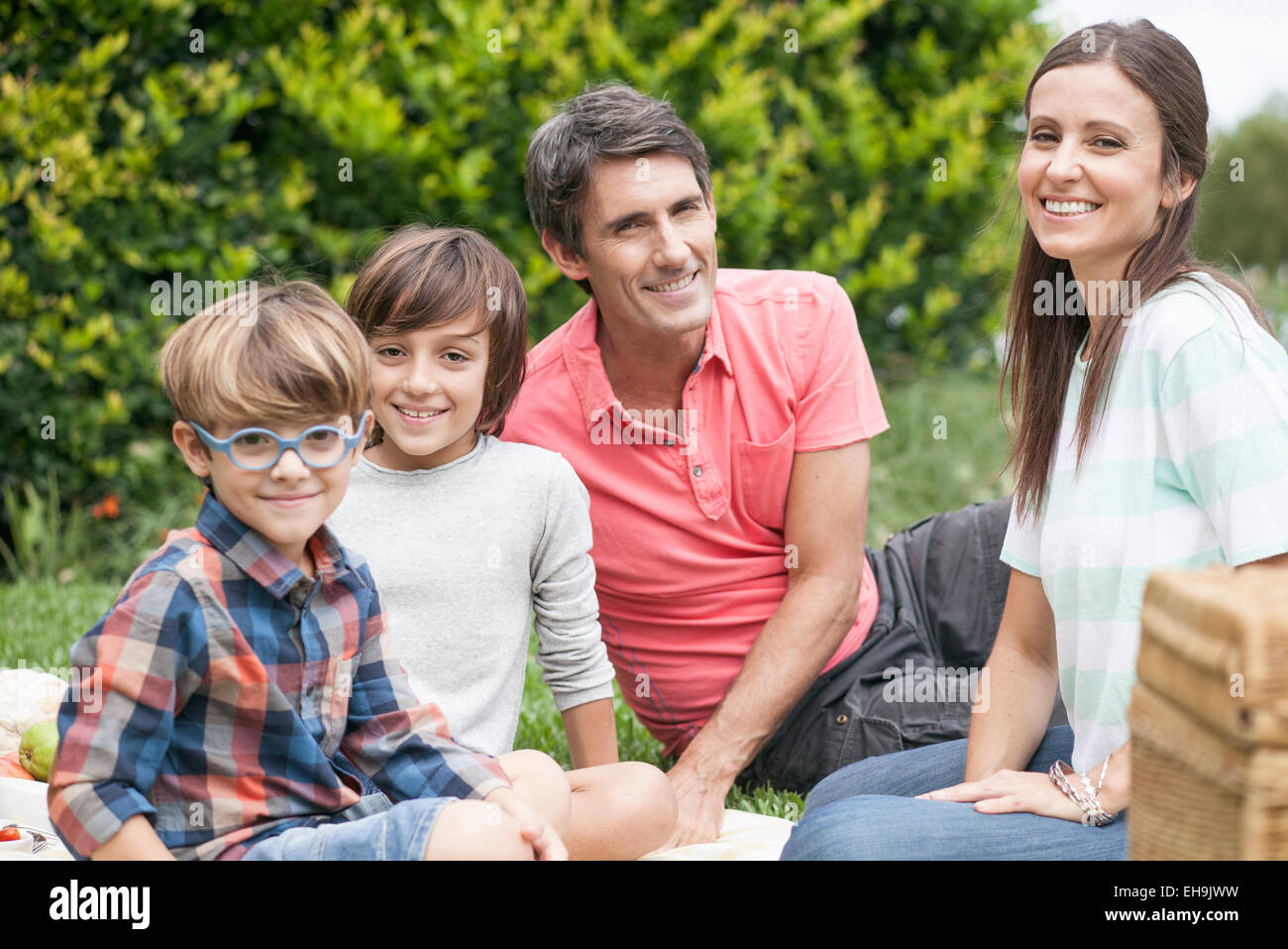 La famiglia a park insieme, ritratto Foto Stock