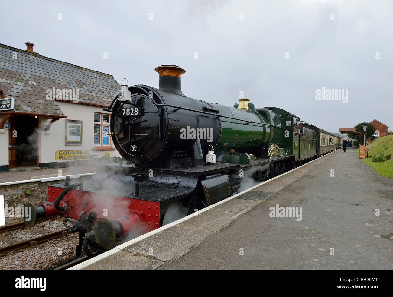 Odney Manor treno a vapore in blu la Stazione di ancoraggio West Somerset Railway Foto Stock