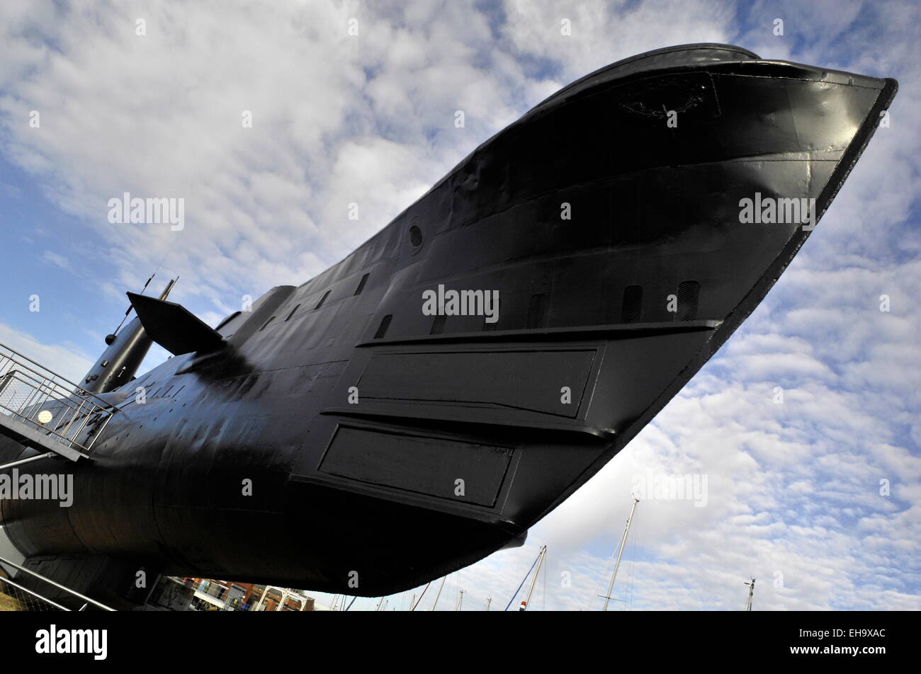 AJAXNETPHOTO. - 9 Aprile, 2014. GOSPORT, Inghilterra. - SUB RIAPRE IL MUSEO dopo il riattacco - HMS ALLIANCE, un sottomarino di classe, DOPO IL SUO RECENTE £7M RINNOVO. foto:JONATHAN EASTLAND/AJAX REF:D2X140904 4363] Foto Stock