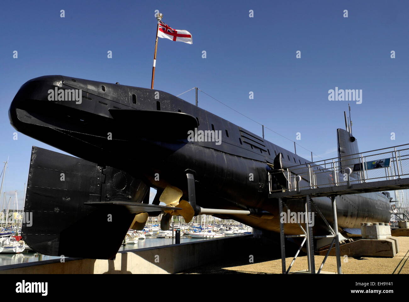 AJAXNETPHOTO. - 9 Aprile, 2014. GOSPORT, Inghilterra. - SUB RIAPRE IL MUSEO dopo il riattacco - HMS ALLIANCE, un sottomarino di classe, DOPO IL SUO RECENTE £7M RINNOVO. foto:JONATHAN EASTLAND/AJAX REF:D2X140904 4510 Foto Stock