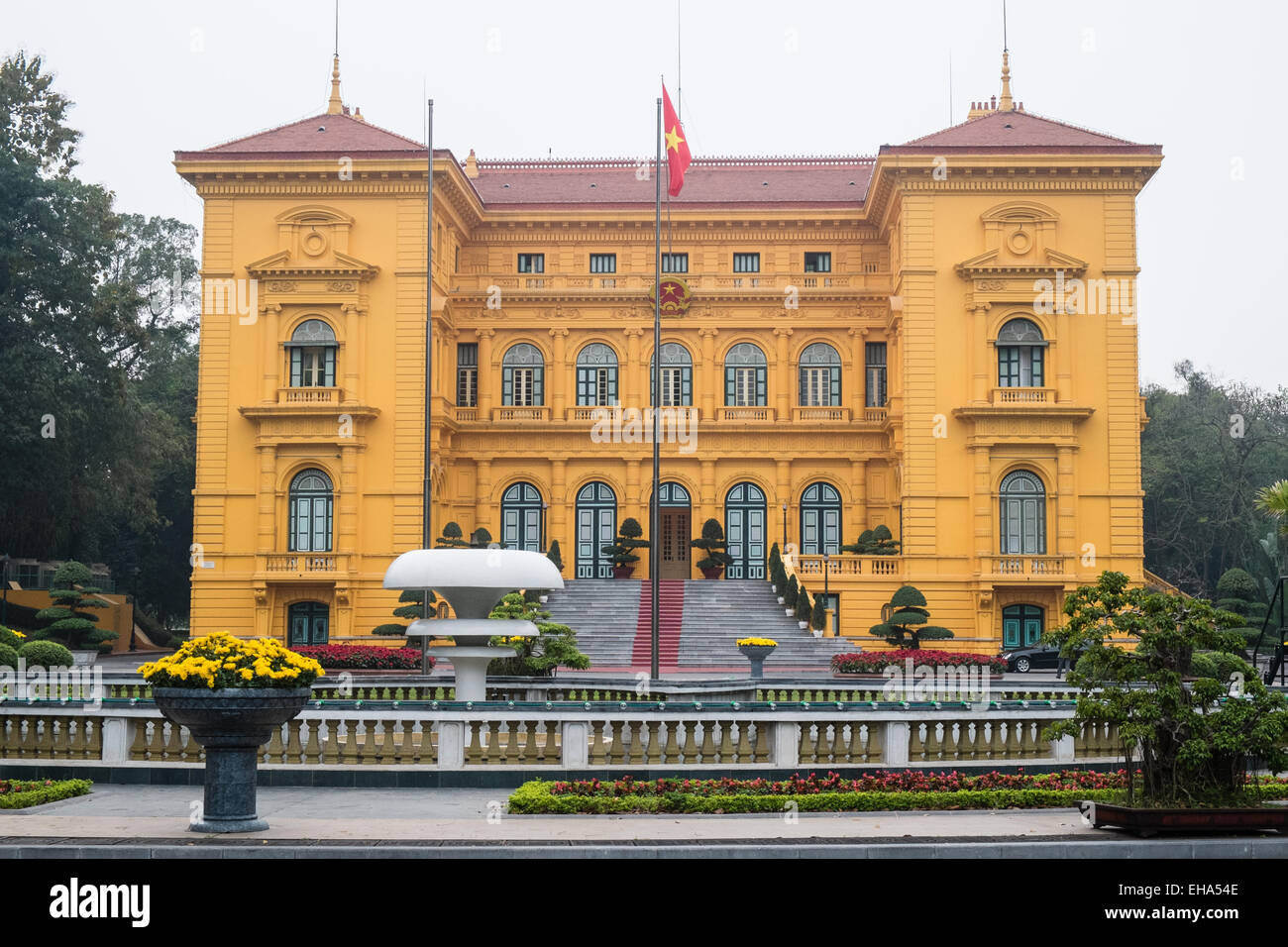 Colonial Palazzo Presidenziale di Hanoi originariamente costruito nel 1906 come Palazzo del Governatore Generale,Ha Noi,Hanoi, Vietnam, Foto Stock