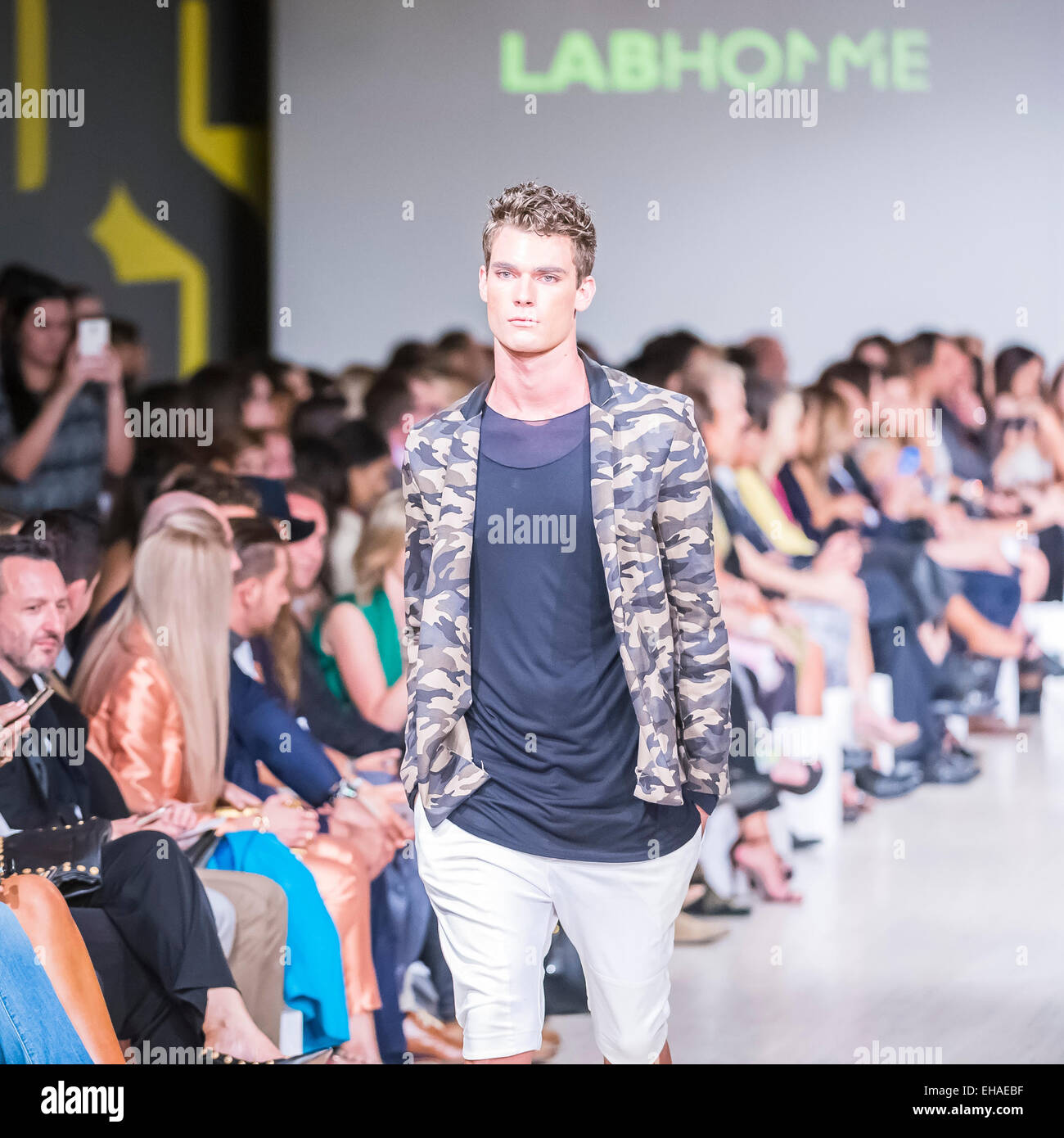 Sydney, Australia. 10 marzo, 2015. Designer australiano AB Homme ha montrato i loro Primavera/Estate collezione 2015-16 a Sydney del fashion designer tavolozza pista vetrina presso la Galleria d'Arte di NSW il 10 marzo 2015 a Sydney, in Australia. Credito: MediaServicesAP/Alamy Live News Foto Stock