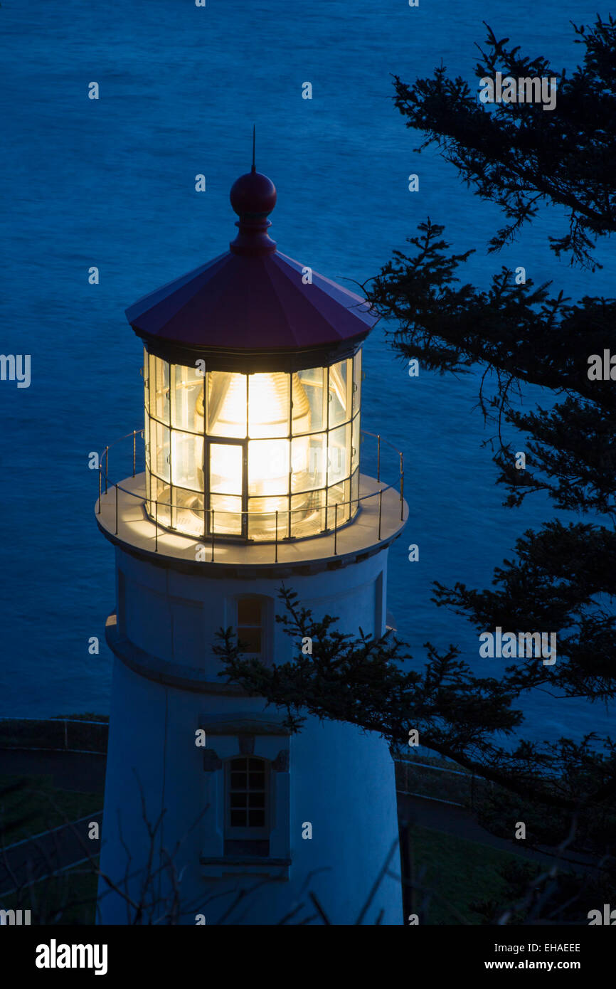 Heceta Head Lighthouse lungo la costa dell'Oregon, Stati Uniti d'America Foto Stock