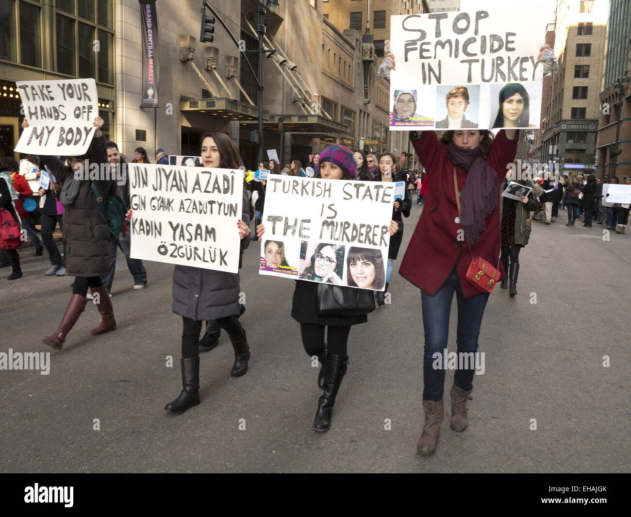 La Giornata internazionale della donna marzo per la parità tra i sessi e dei diritti delle donne, NYC, 8 marzo 2015. Foto Stock