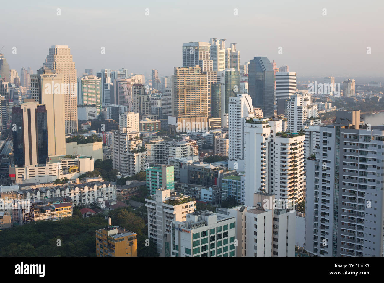 Bangkok skyline della città durante il tramonto. Foto Stock