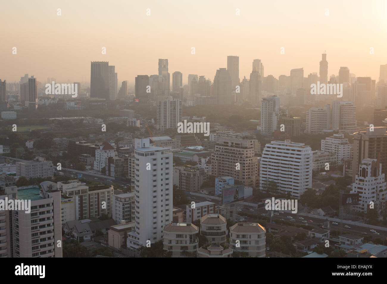 Bangkok skyline della città durante il tramonto. Foto Stock