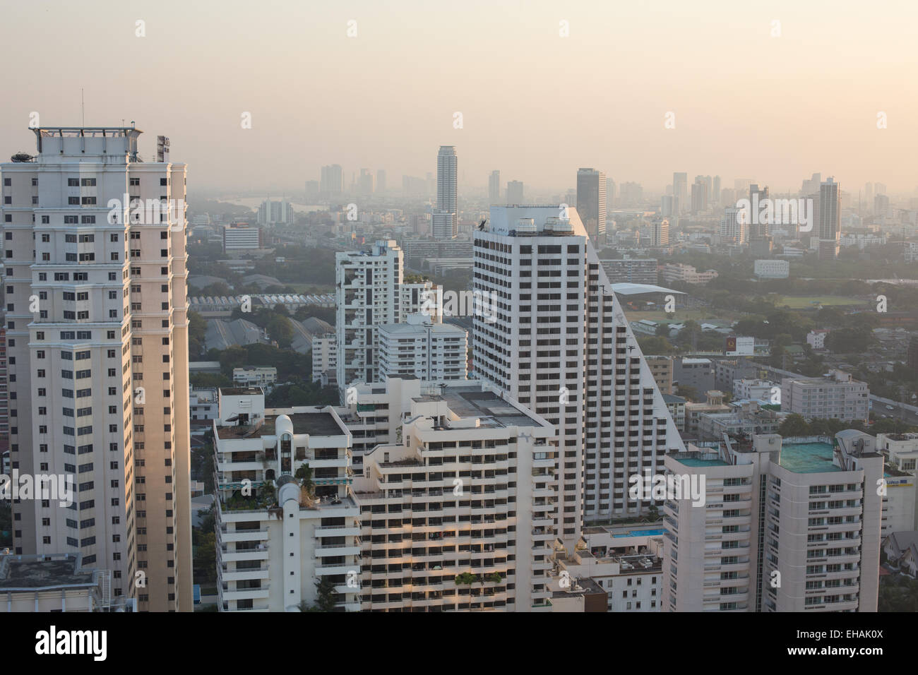 Bangkok skyline della città durante il tramonto. Foto Stock