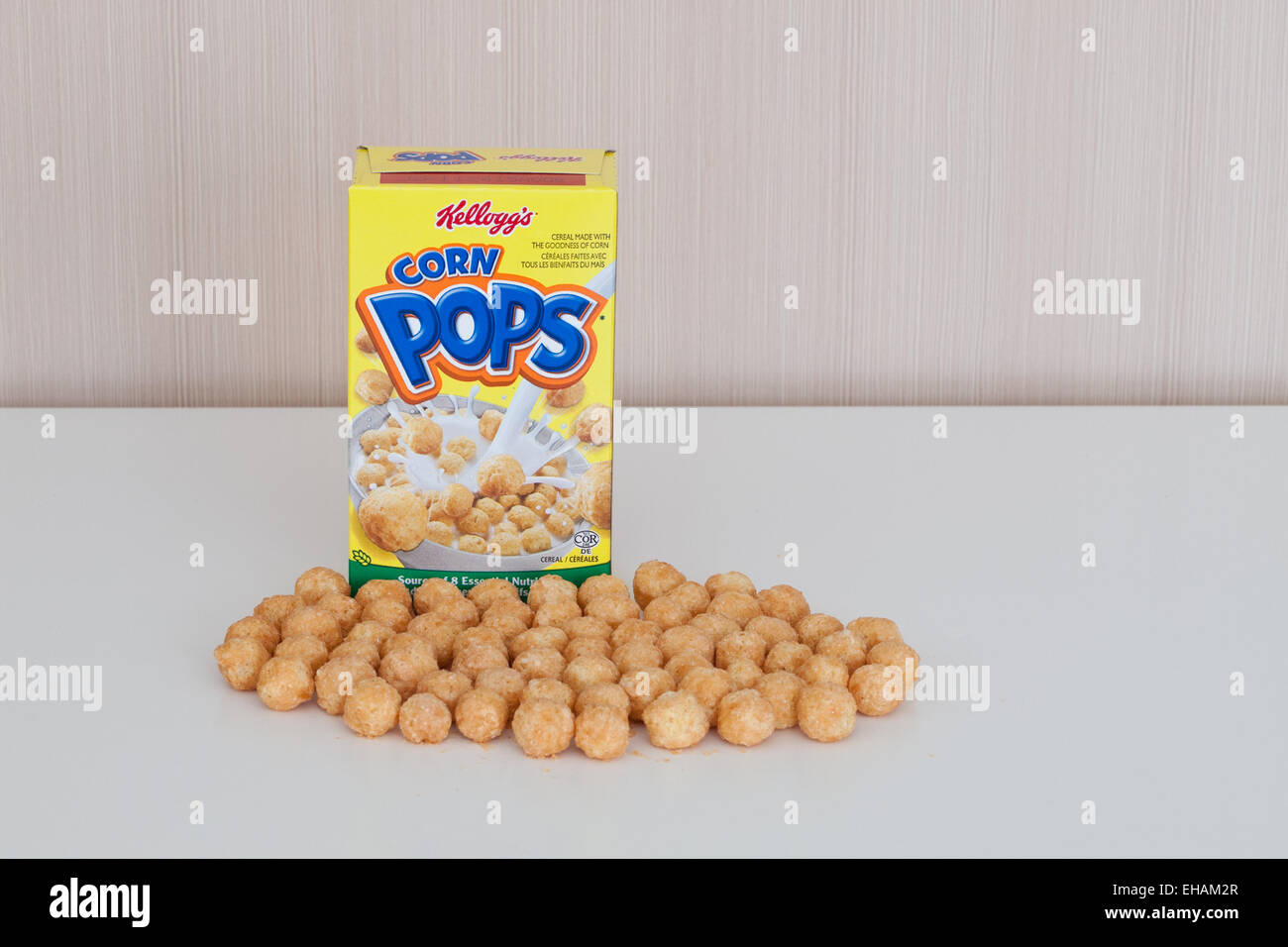 Un fun-scatola di dimensione della Kellogg's Corn Pops cereali. Versione canadese mostrato. Foto Stock