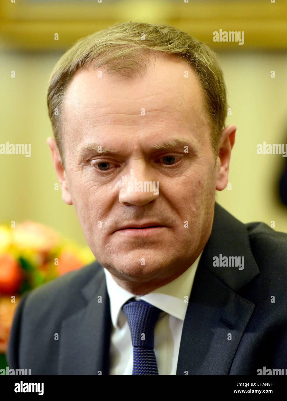 Il Presidente degli Stati Uniti Barack Obama ospita il Consiglio europeo il presidente Donald Tusk all Ufficio Ovale della Casa Bianca a Washington lunedì 9 marzo, 2015. Credito: Ron Sachs/Piscina via CNP - nessun filo SERVICE - Foto Stock