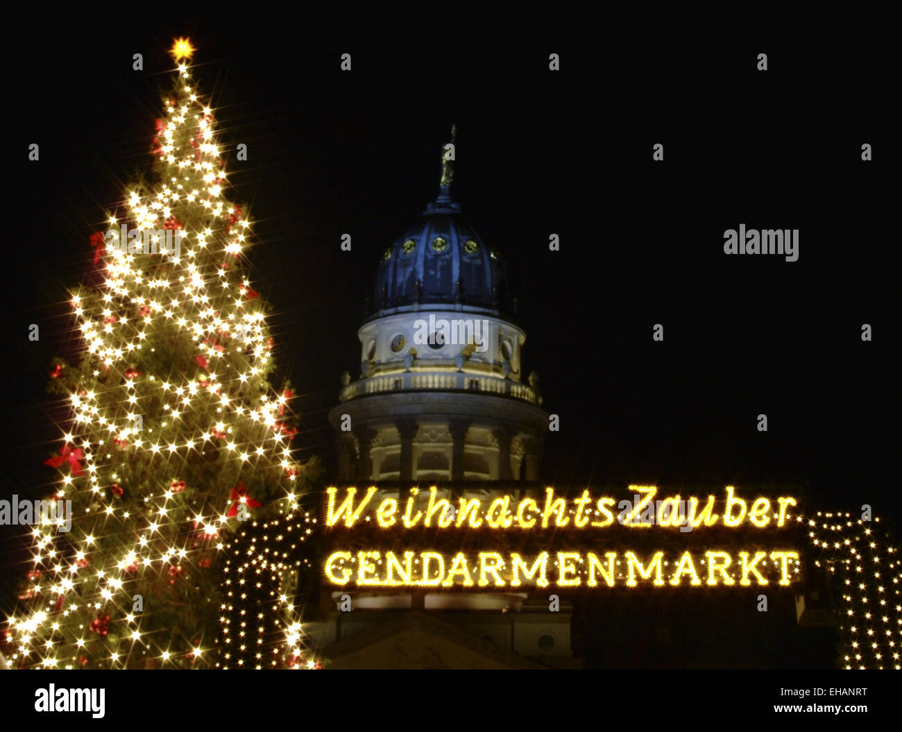 Weihnachtsmarkt am Berliner Gendarmenmarkt Foto Stock