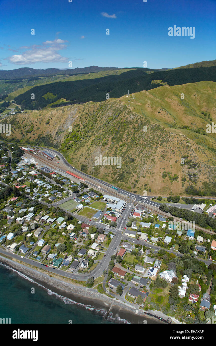 Paekakariki, la Costa di Kapiti, a nord di Wellington, Isola del nord, Nuova Zelanda - aerial Foto Stock