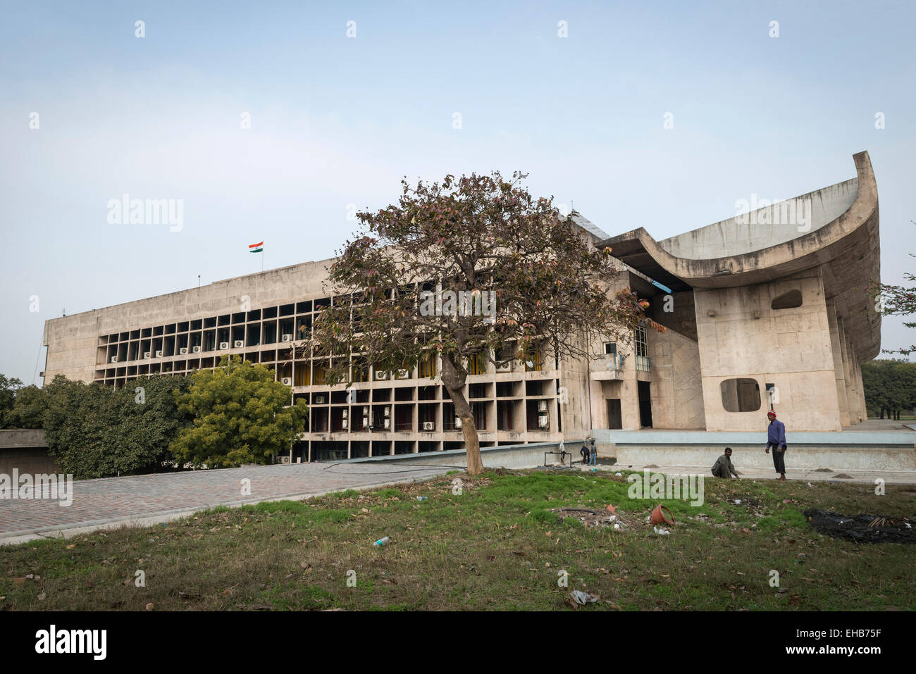 Il il Vidhan Sabha o assemblea legislativa progettata da Le Corbusier a chandigarh, India Foto Stock